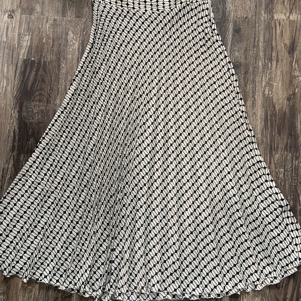 Zara Black and White A-Line Skirt